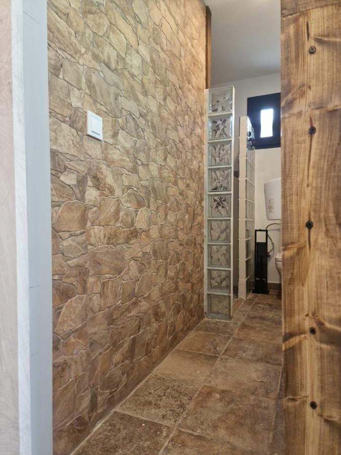 El Nido Del Aguila Hotel Las Gacelas, Becerril 贝塞里尔德拉谢拉 外观 照片